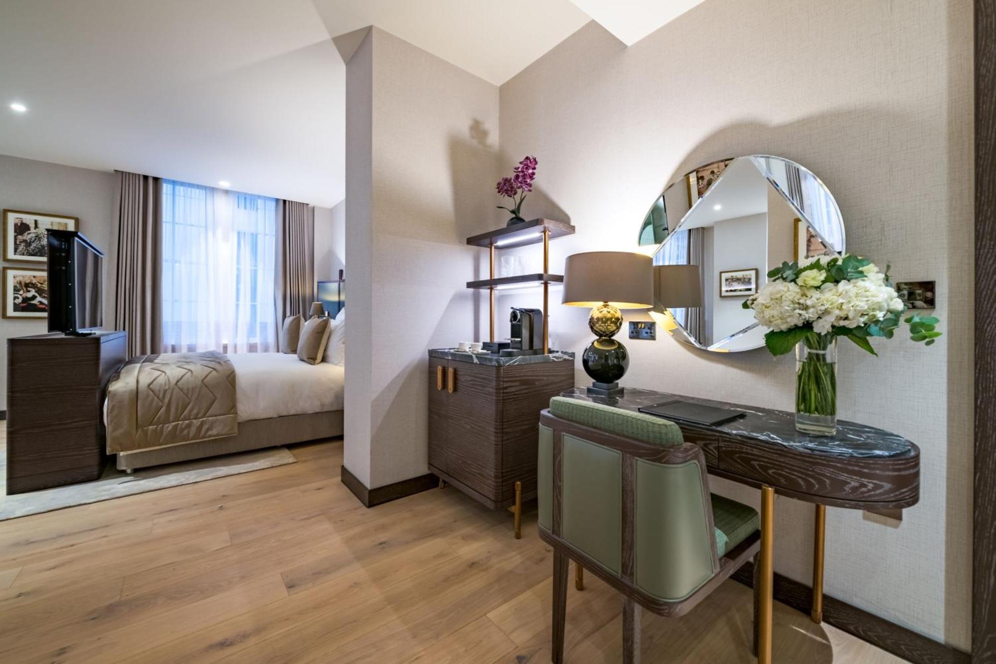 Stock Exchange Hotel, Manchester, Autograph Collection Exterior foto A bedroom at The Ivy Collection
